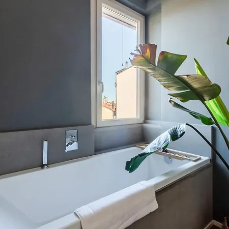Homeby, Casa Canonica Charming In Arco Della Pace Apartman