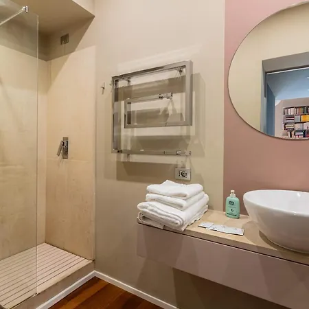 Apartman Homeby, Casa Canonica Charming In Arco Della Pace *